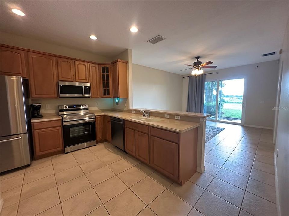 For Rent: $2,100 (3 beds, 2 baths, 1509 Square Feet)