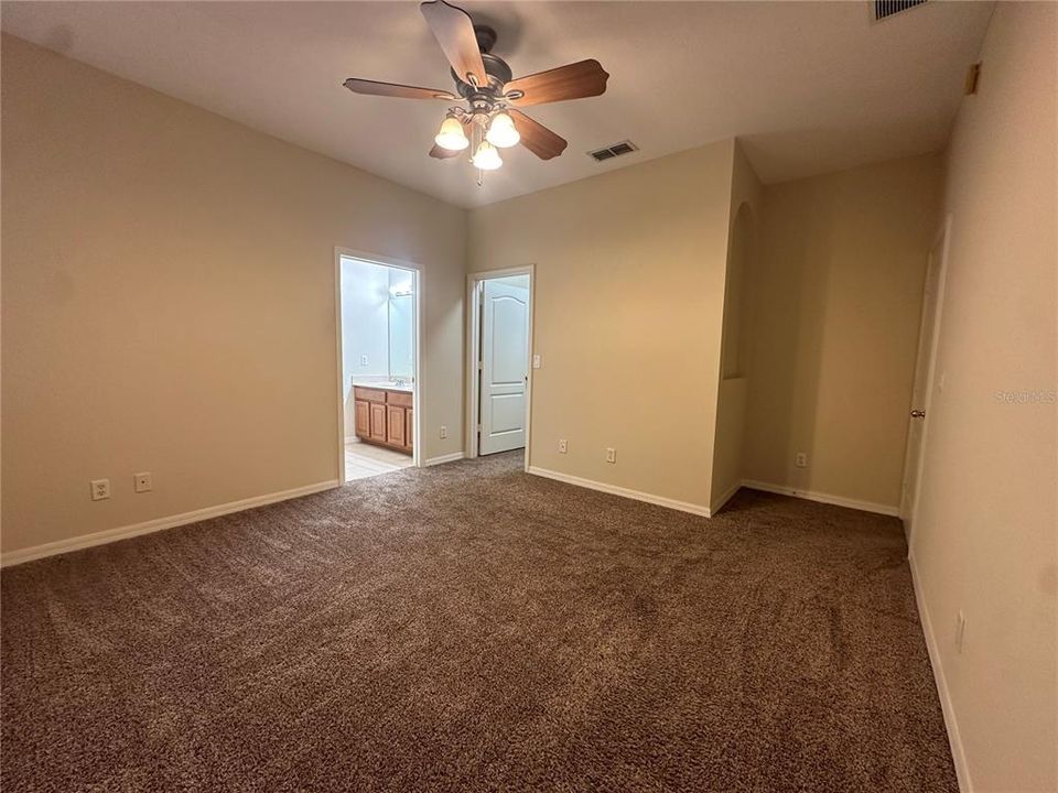 For Rent: $2,100 (3 beds, 2 baths, 1509 Square Feet)