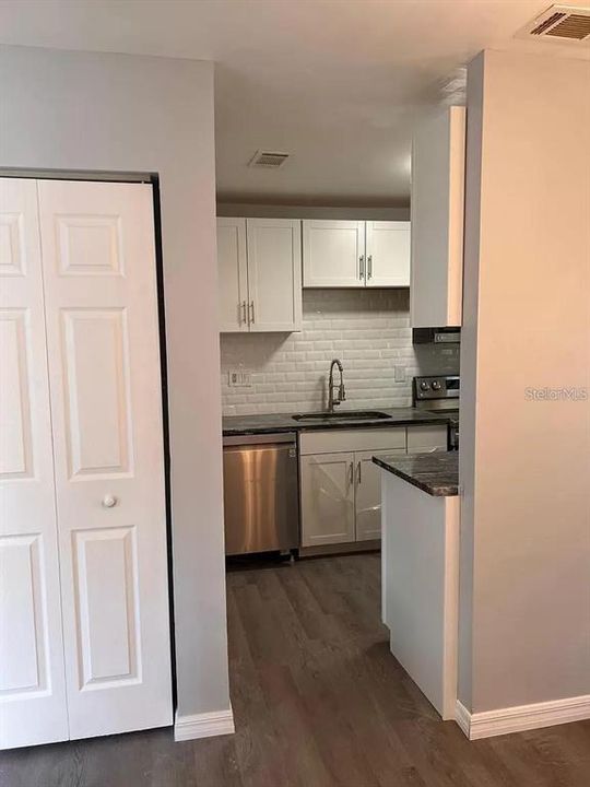 For Rent: $1,748 (3 beds, 2 baths, 1040 Square Feet)