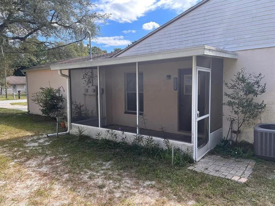 For Rent: $1,748 (3 beds, 2 baths, 1040 Square Feet)