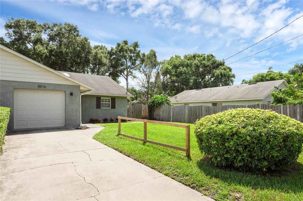 Active With Contract: $2,000 (3 beds, 2 baths, 1000 Square Feet)