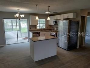 For Rent: $2,200 (2 beds, 2 baths, 1067 Square Feet)