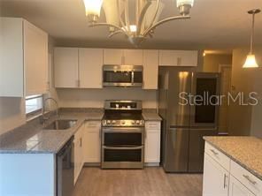 For Rent: $2,200 (2 beds, 2 baths, 1067 Square Feet)