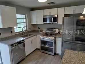 For Rent: $2,200 (2 beds, 2 baths, 1067 Square Feet)