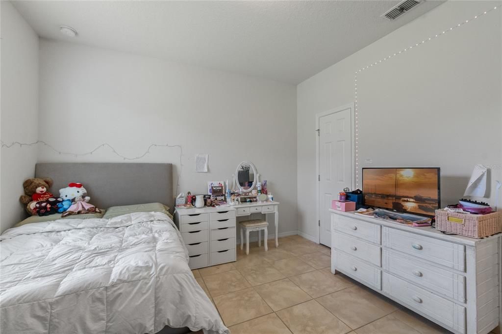 For Sale: $410,000 (3 beds, 2 baths, 1972 Square Feet)