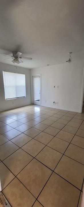 For Sale: $135,000 (1 beds, 1 baths, 618 Square Feet)