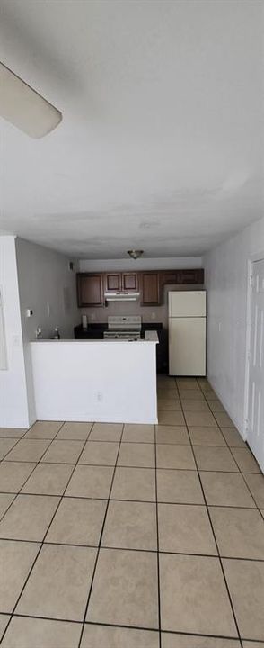 For Sale: $135,000 (1 beds, 1 baths, 618 Square Feet)