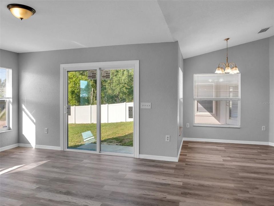 Familyroom and Eat-in area