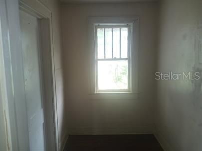 For Rent: $1,100 (2 beds, 1 baths, 683 Square Feet)