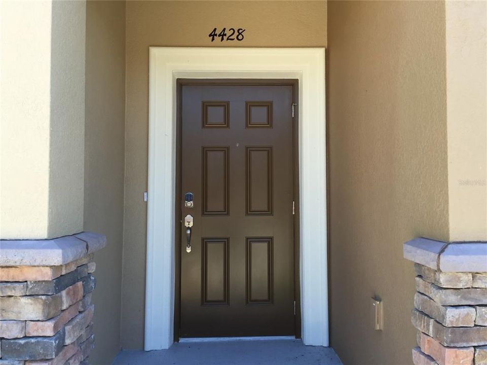 For Rent: $2,100 (3 beds, 2 baths, 1777 Square Feet)