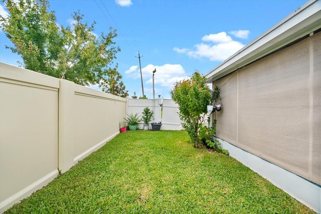 For Sale: $265,000 (2 beds, 2 baths, 1130 Square Feet)