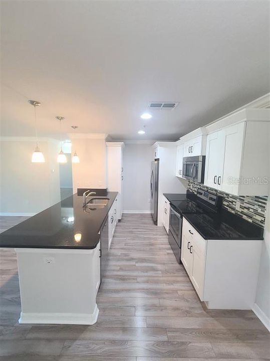 For Rent: $2,095 (3 beds, 2 baths, 1228 Square Feet)