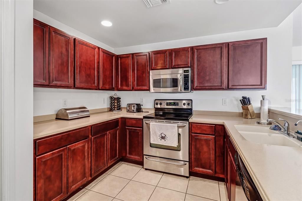 For Sale: $324,900 (3 beds, 2 baths, 1832 Square Feet)