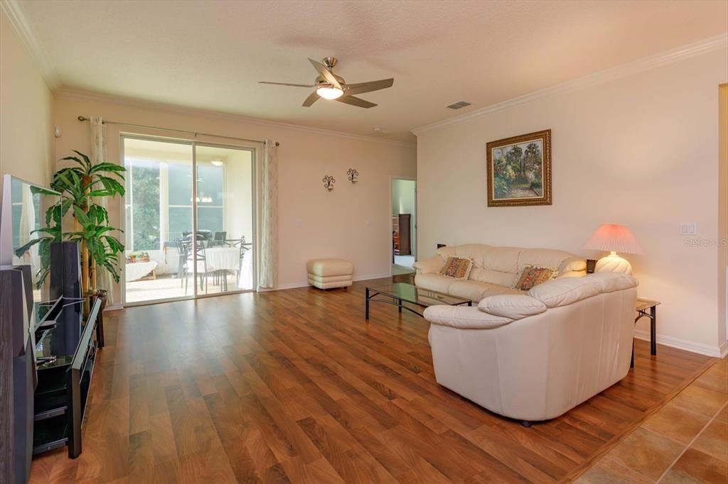 For Sale: $350,000 (3 beds, 2 baths, 2000 Square Feet)