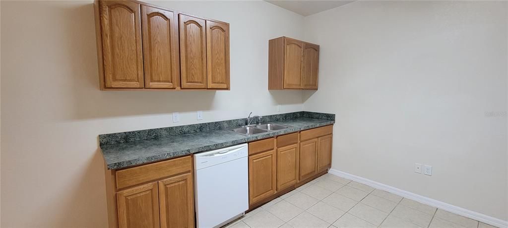 For Rent: $1,450 (2 beds, 2 baths, 1188 Square Feet)