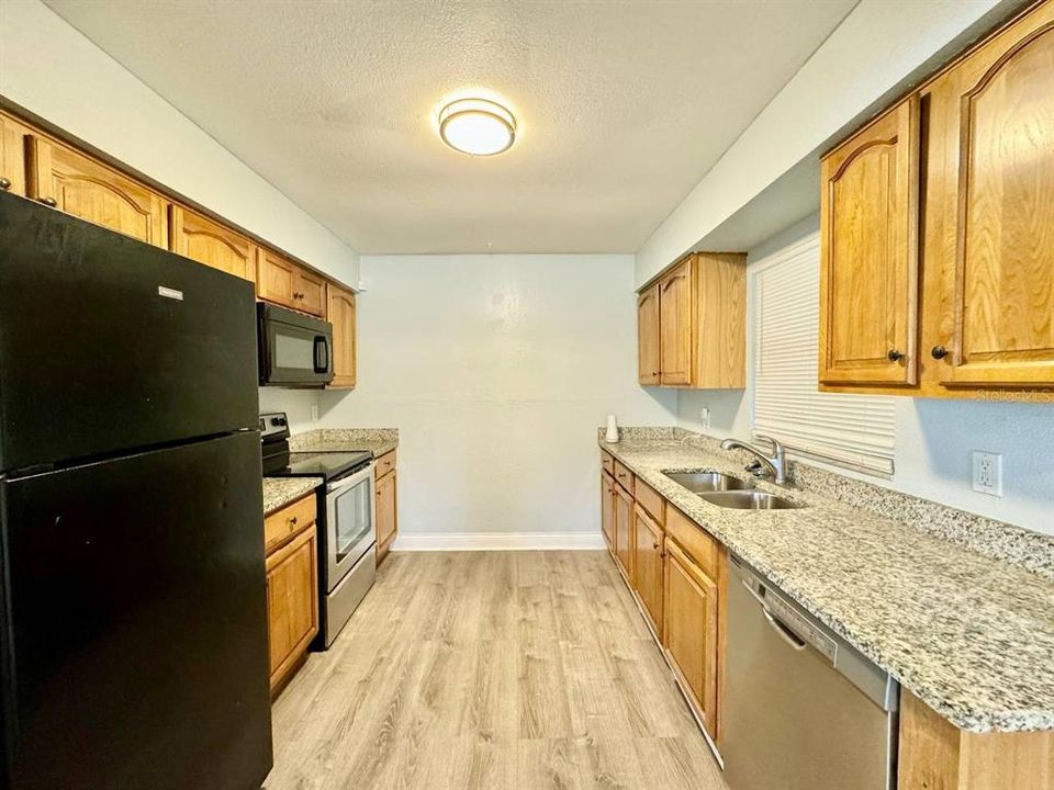 For Rent: $2,150 (4 beds, 2 baths, 1136 Square Feet)