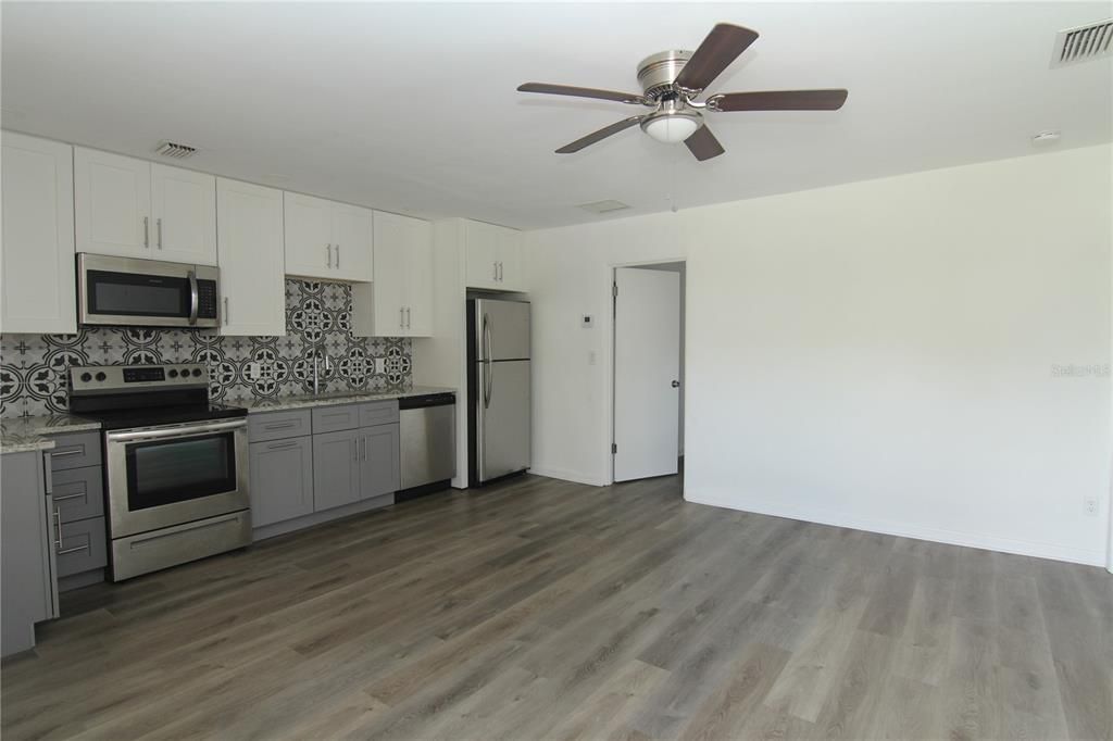 For Rent: $1,650 (2 beds, 2 baths, 1100 Square Feet)