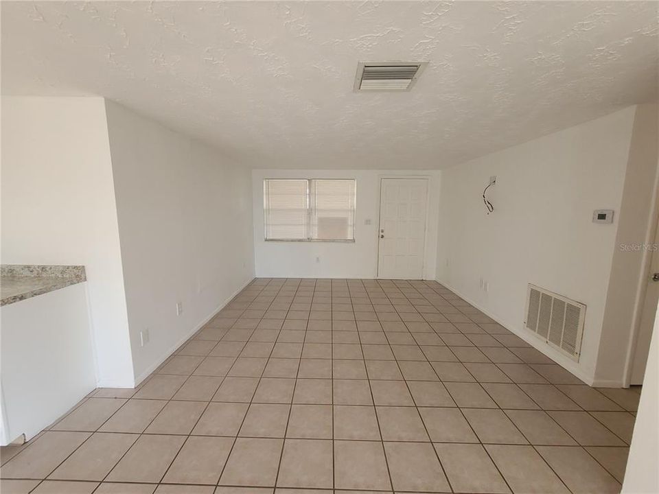 For Rent: $1,695 (3 beds, 1 baths, 1096 Square Feet)