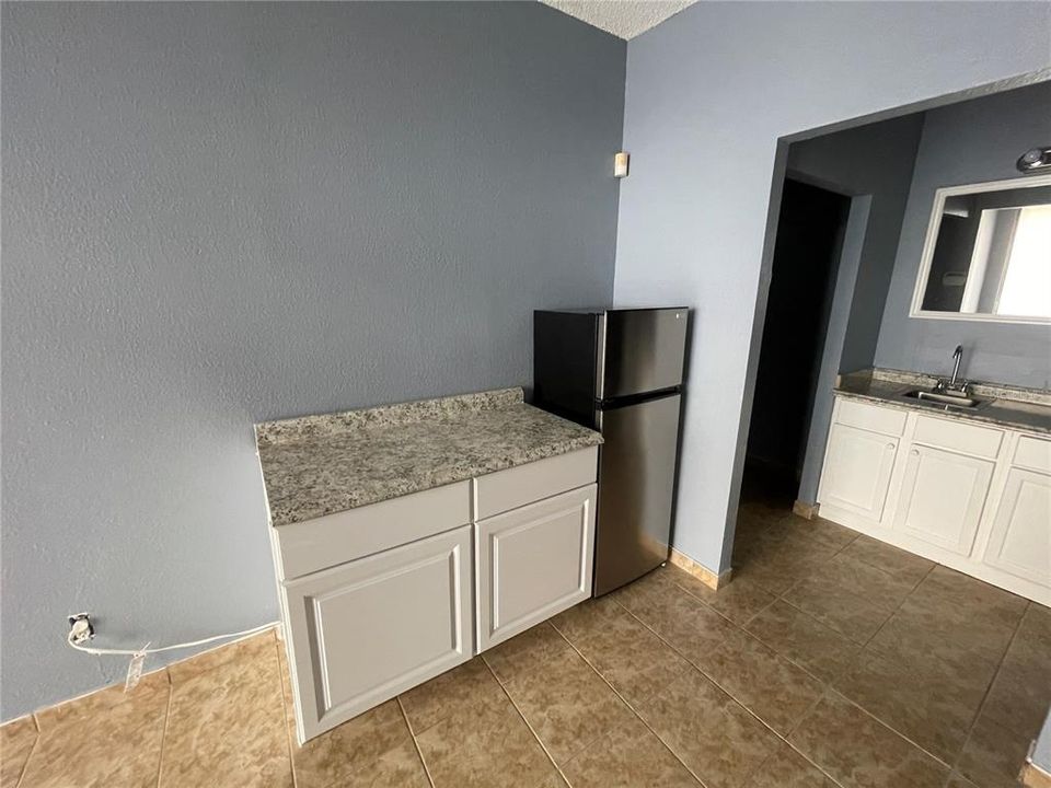 For Rent: $1,100 (1 beds, 1 baths, 312 Square Feet)