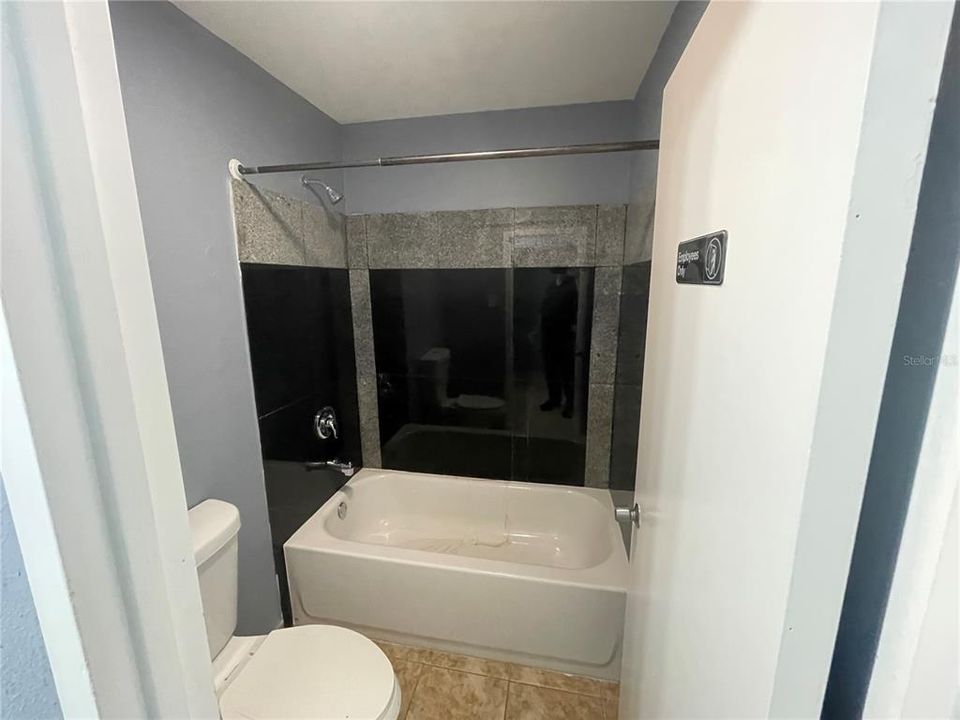 For Rent: $1,100 (1 beds, 1 baths, 312 Square Feet)