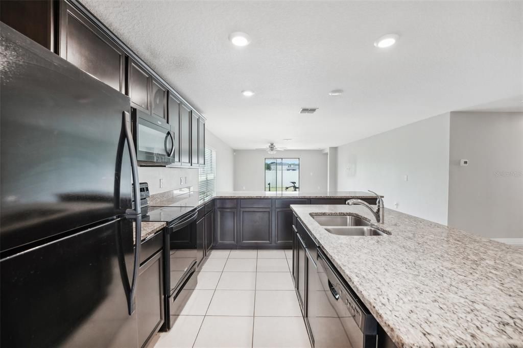 For Sale: $349,900 (3 beds, 2 baths, 1708 Square Feet)