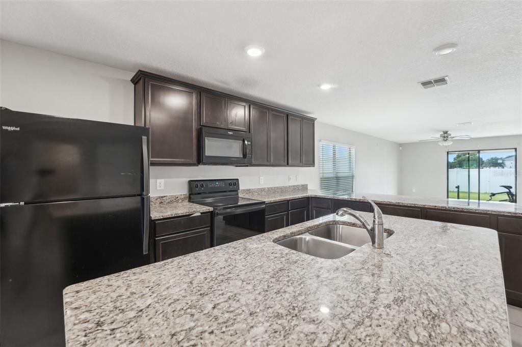 For Sale: $349,900 (3 beds, 2 baths, 1708 Square Feet)