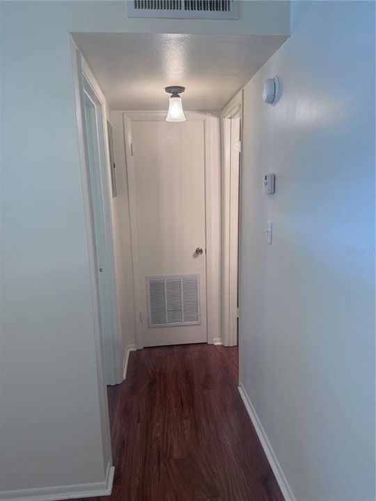 For Rent: $1,250 (1 beds, 1 baths, 726 Square Feet)