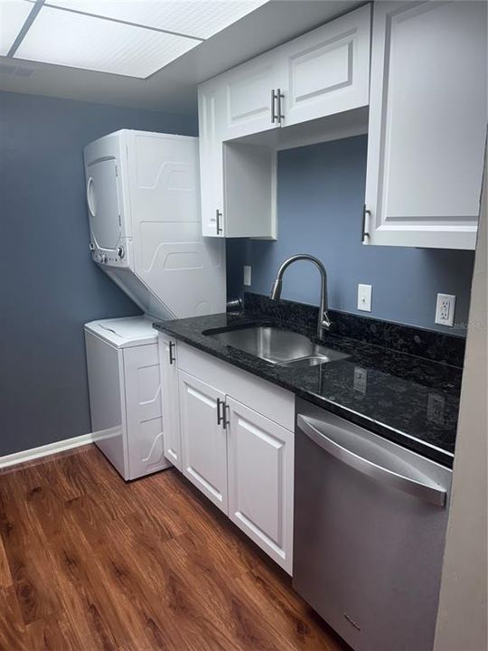 For Rent: $1,250 (1 beds, 1 baths, 726 Square Feet)