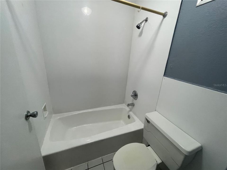 For Rent: $1,050 (1 beds, 1 baths, 276 Square Feet)