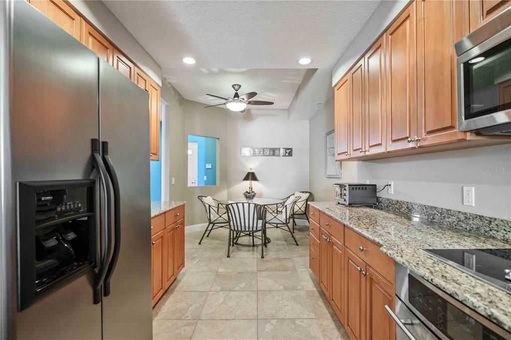 For Sale: $499,900 (2 beds, 2 baths, 1758 Square Feet)