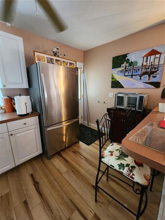 For Rent: $2,500 (2 beds, 1 baths, 720 Square Feet)