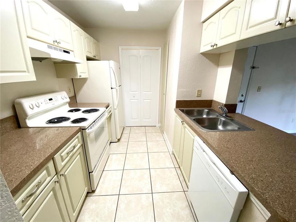 For Rent: $1,325 (1 beds, 1 baths, 583 Square Feet)