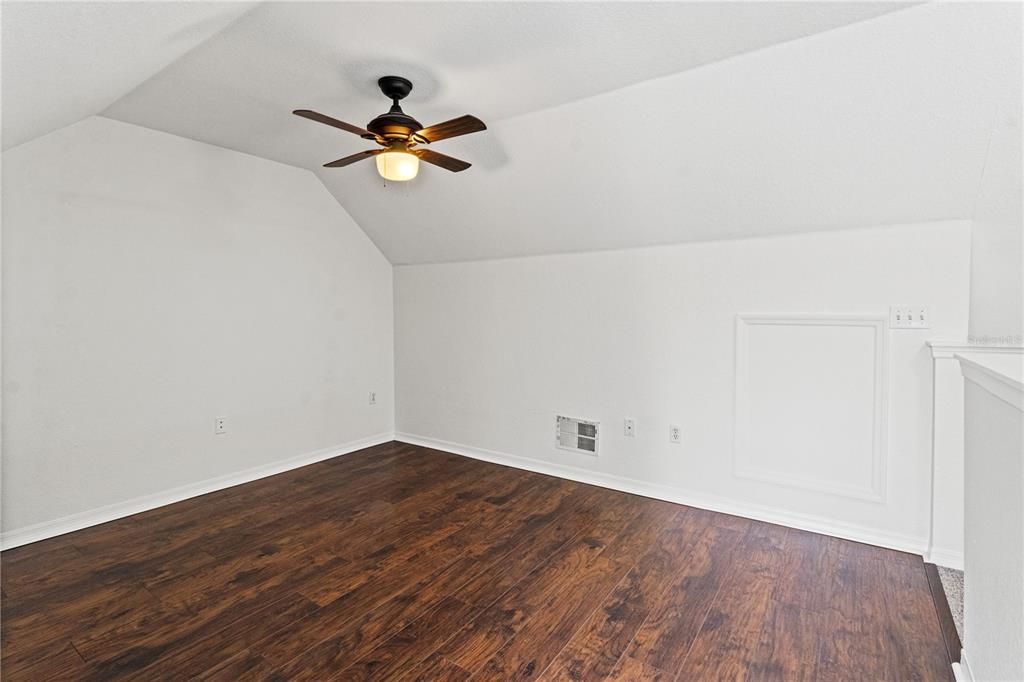 For Sale: $232,000 (1 beds, 1 baths, 1132 Square Feet)