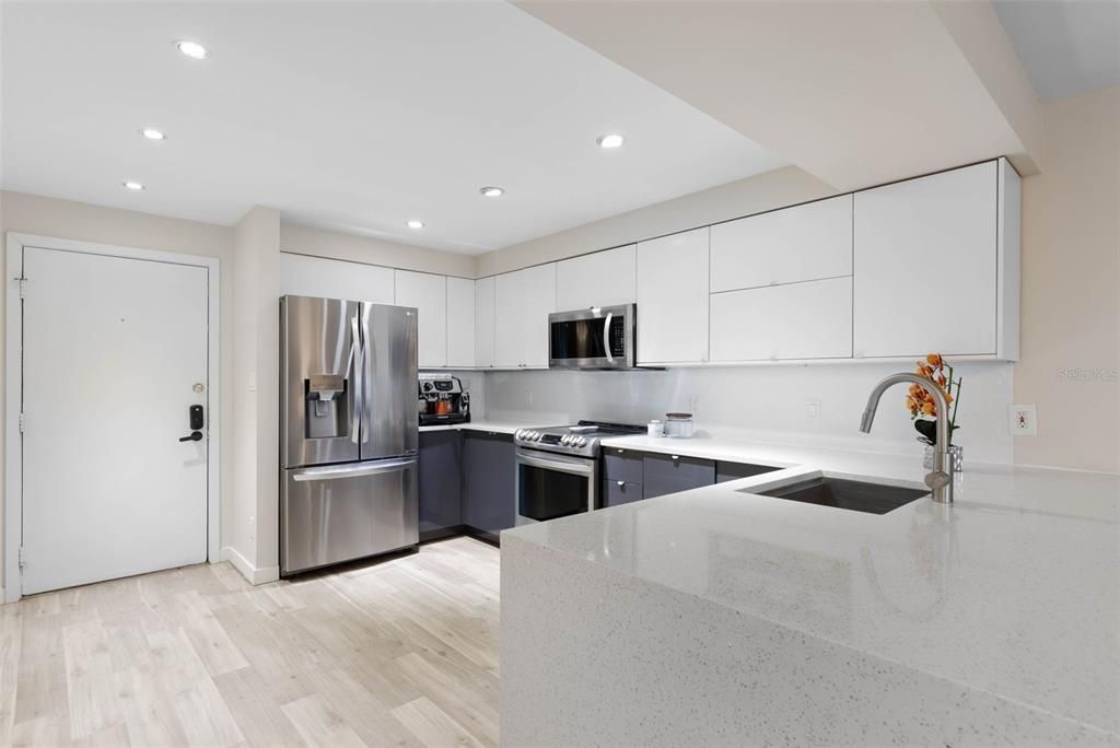 Stainless steel appliances & recessed lights