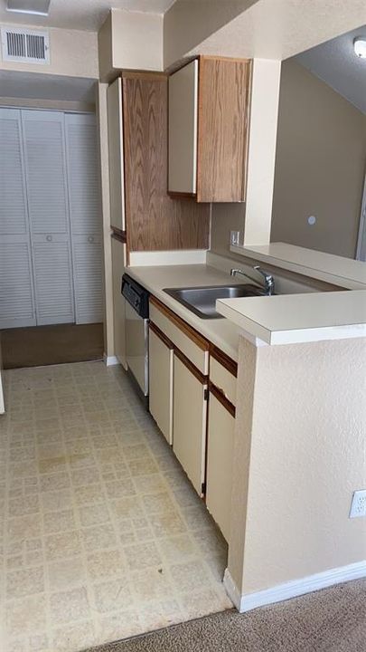 For Rent: $1,375 (1 beds, 1 baths, 673 Square Feet)