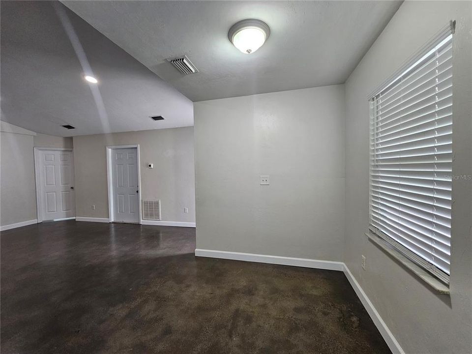 For Rent: $1,995 (3 beds, 2 baths, 1560 Square Feet)