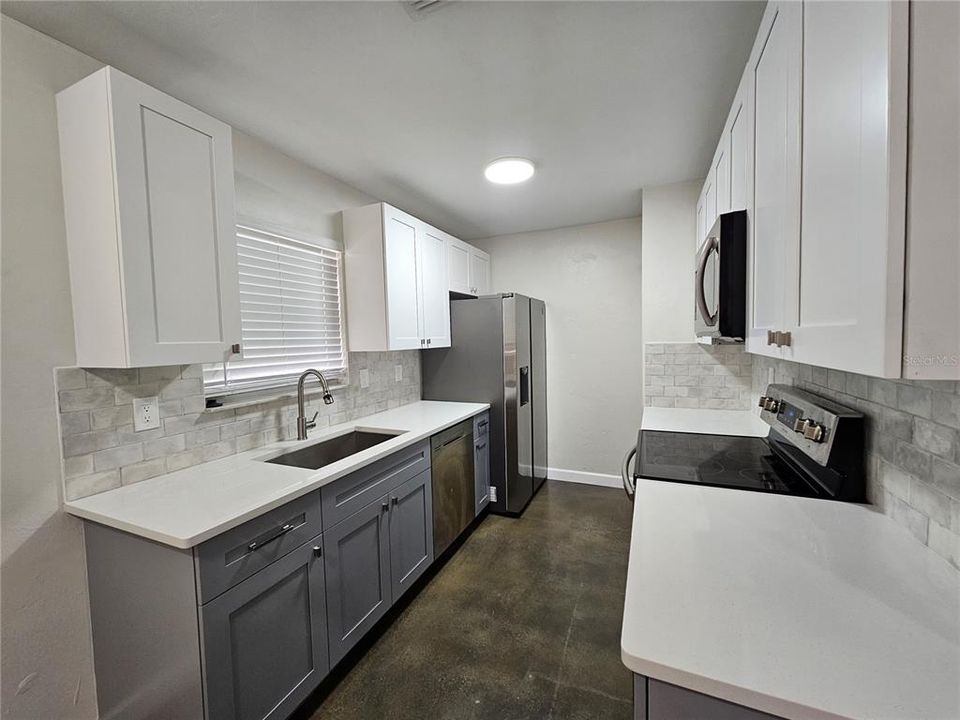 For Rent: $1,995 (3 beds, 2 baths, 1560 Square Feet)