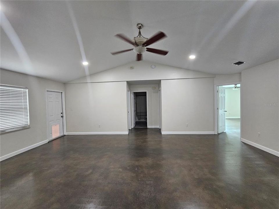 For Rent: $1,995 (3 beds, 2 baths, 1560 Square Feet)