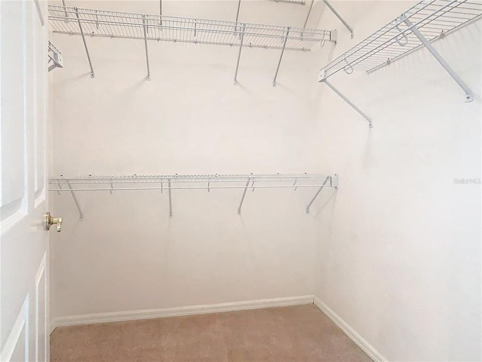 LARGE PRIMARY CLOSET