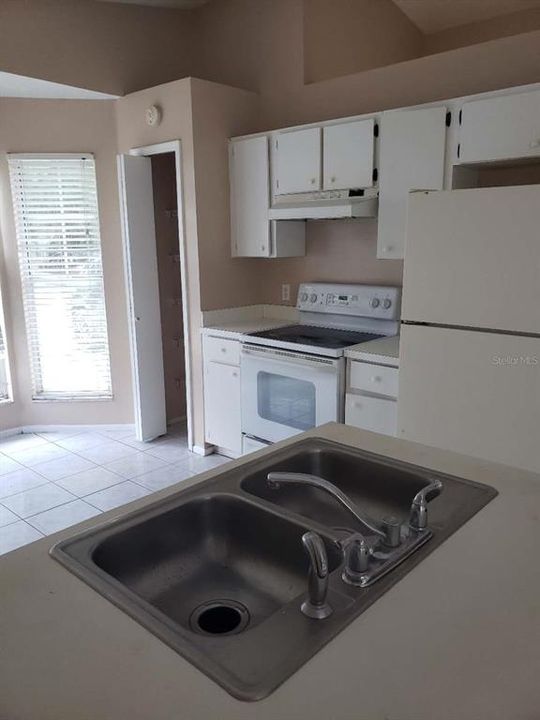 For Rent: $1,895 (3 beds, 2 baths, 1158 Square Feet)