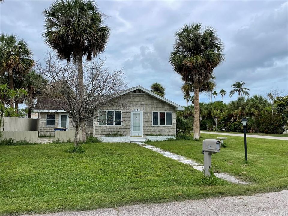 For Sale: $595,000 (3 beds, 2 baths, 1792 Square Feet)