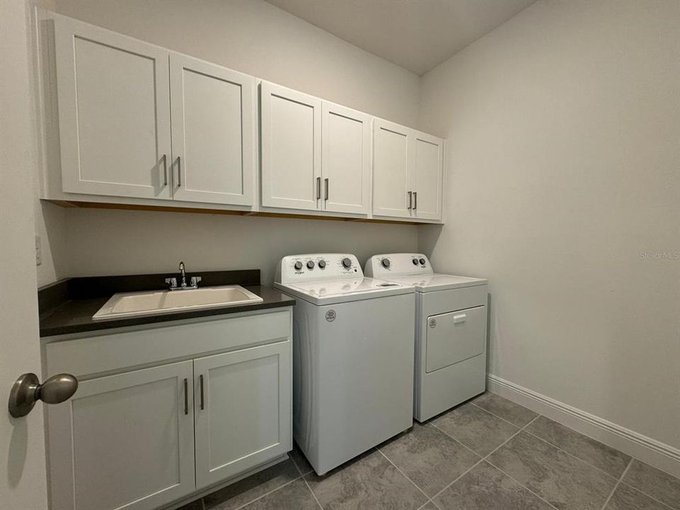 Active With Contract: $2,800 (4 beds, 2 baths, 2235 Square Feet)