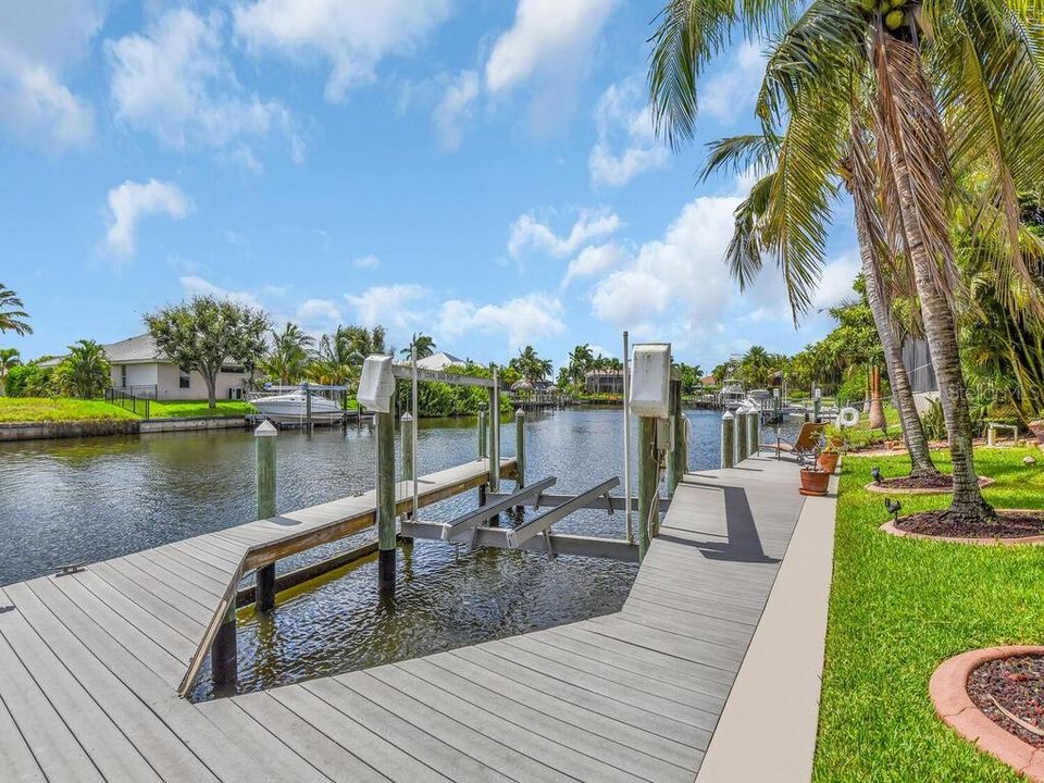 For Sale: $824,900 (3 beds, 2 baths, 2273 Square Feet)