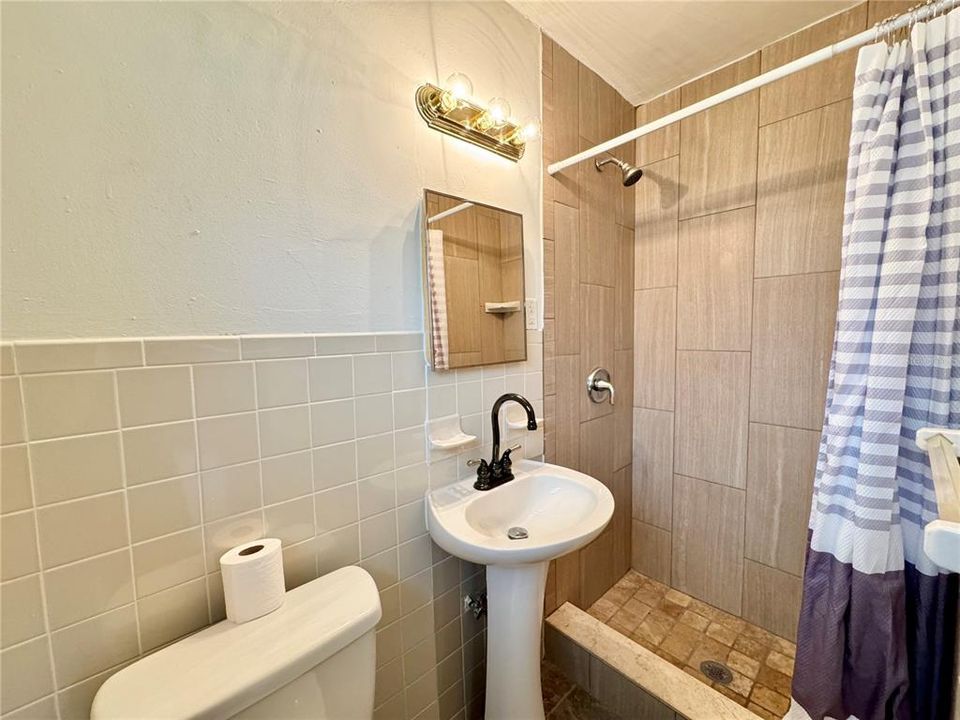 В аренду: $2,299 (3 спален, 2 ванн, 1032 Квадратных фут)