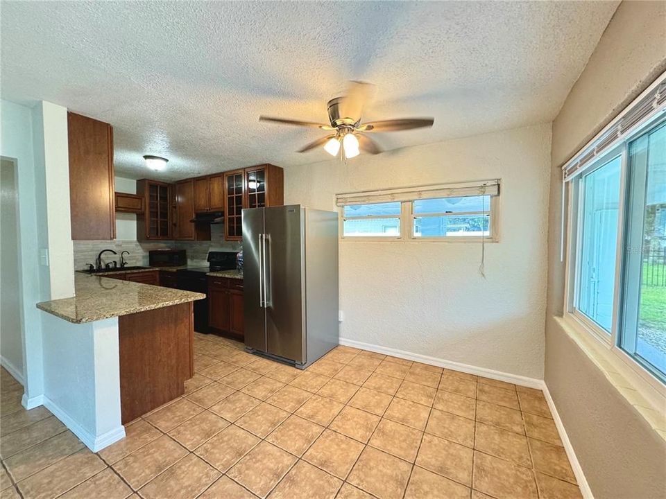 For Rent: $2,299 (3 beds, 2 baths, 1032 Square Feet)