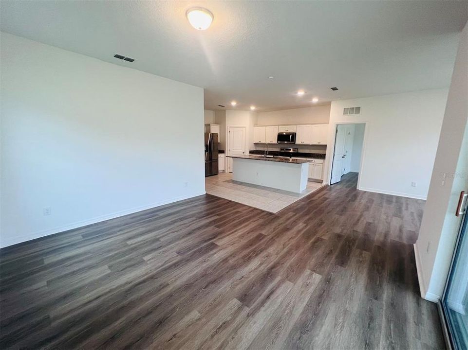 For Rent: $2,350 (4 beds, 2 baths, 1773 Square Feet)