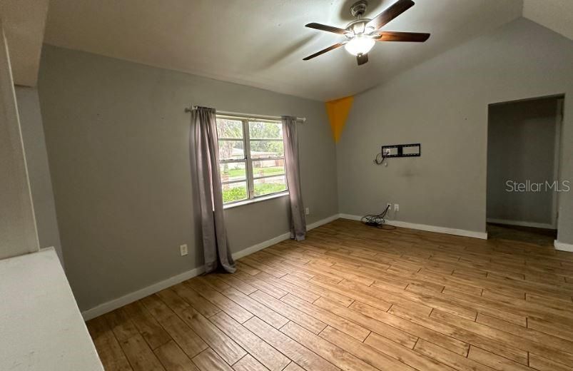 For Rent: $2,595 (3 beds, 2 baths, 1392 Square Feet)