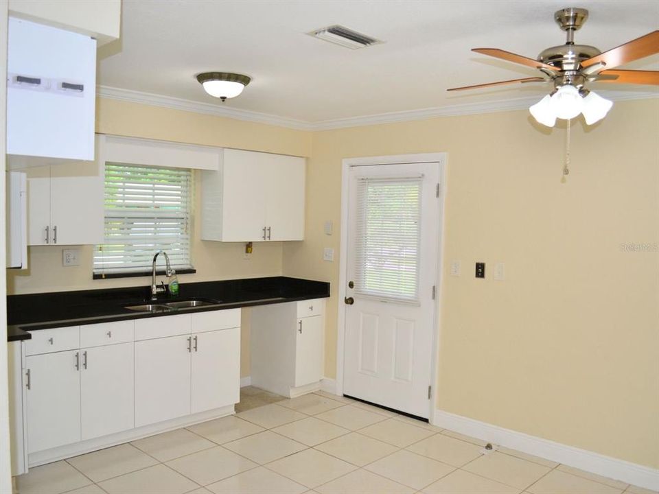 For Sale: $239,900 (3 beds, 2 baths, 1204 Square Feet)