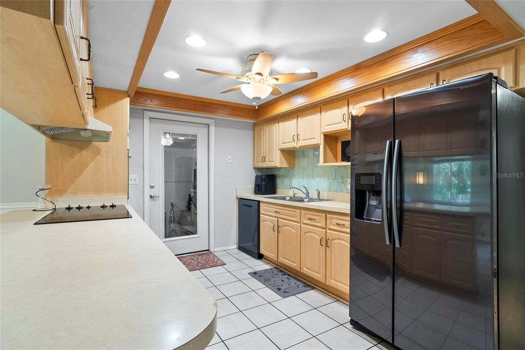 For Sale: $469,900 (3 beds, 2 baths, 1948 Square Feet)