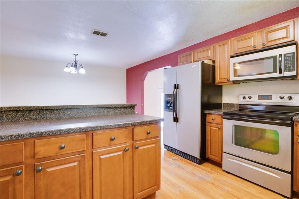 For Sale: $229,900 (3 beds, 2 baths, 1572 Square Feet)